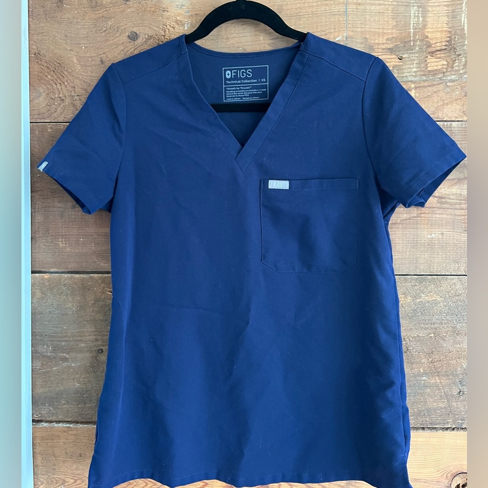 FIGS NAVY SCRUB SET